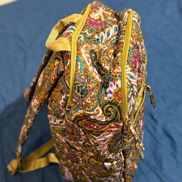 NEW VERA BRADLEY MULTICOLOR PAISLEY BACKPACK . - Picture 11 of 16